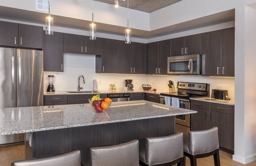 West End Condo | Beautiful 1 bedroom with rooftop pool!