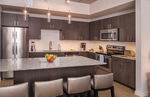 West End Condo | Beautiful 1 bedroom with rooftop pool!