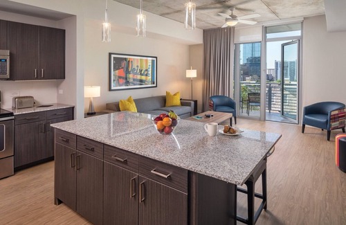 West End Condo | Beautiful 1 bedroom with rooftop pool!