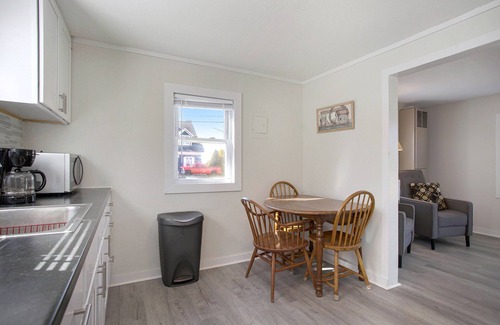 Coldwater Cottage | Beautiful 2 bed cottage by Coldwater Lake!