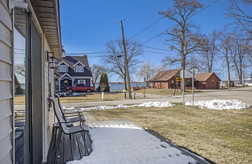 Coldwater Cottage | Beautiful 2 bed cottage by Coldwater Lake!
