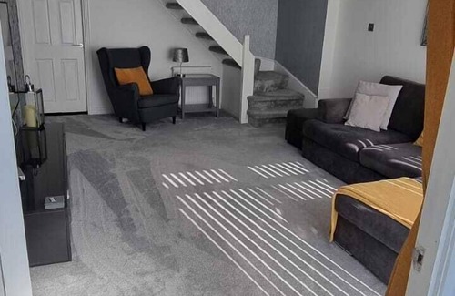 Motherwell House | Beautiful 2 bed house, close to M74 and Strathclyde Park