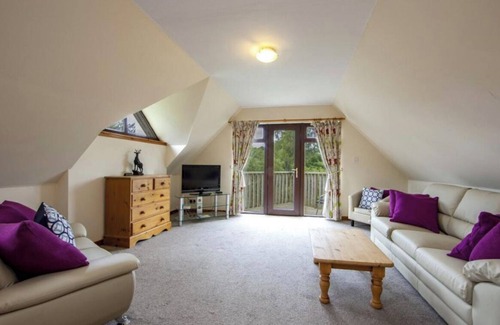 Dalmally Cabin | Beautiful 2 bed lodge with hot tub & sauna