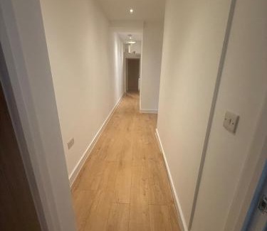 Fulham Broadway Apartment | Beautiful 2 bed with en suite, near Tube and Stamford Bridge