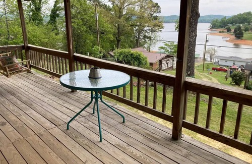 Bean Station Cabin | Beautiful 2 bedroom cabin with amazing lake views