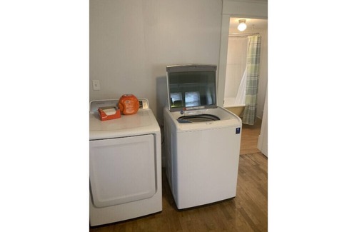 McPherson Condo | Beautiful 2 Bedroom 1 bathroom Condo