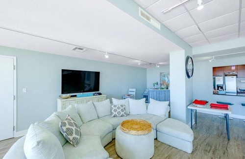Biloxi Condo | Beautiful 2 Bedroom/2 Bathroom Penthouse