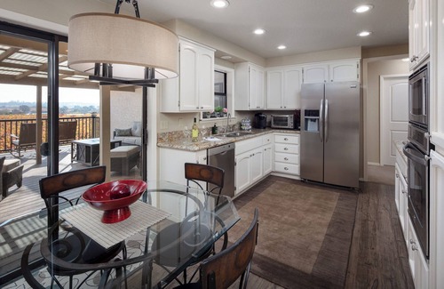 Shenandoah Valley Cottage | Beautiful 2 bedroom 2 bath Vineyard house located in a vineyard on 40 acres