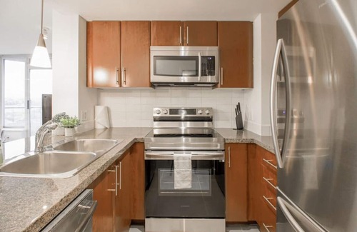 Crosstown Apartment | Beautiful 2 Bedroom Apartment Downtown Vancouver