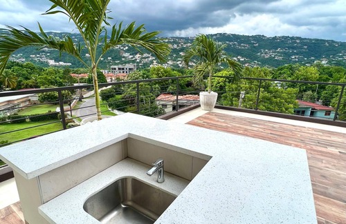 Havendale Apartment | Beautiful 2 bedroom apartment centrally located, very quiet & peaceful.