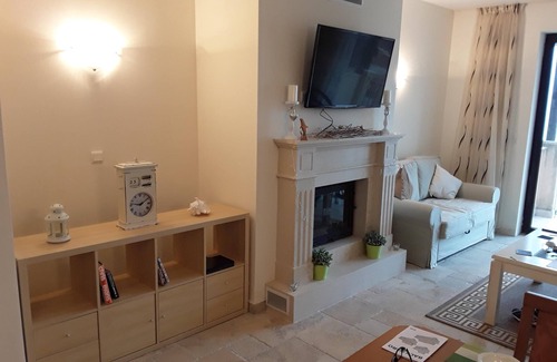 Topola House | BEAUTIFUL 2 BEDROOM APARTMENT OVERLOOKING THE BLACK SEA