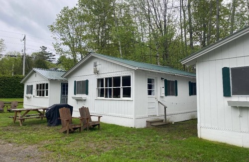 Westmore Cottage | Beautiful 2-Bedroom Cottage on Gorgeous Lake Willoughby