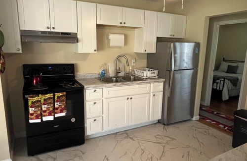 Ferguson House | Beautiful 2-bedroom house in awesome Ferguson .Mo with WiFi