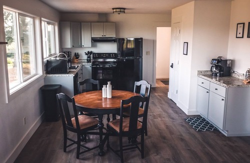 Gaston House | Beautiful 2 bedroom home with amazing views