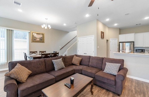 Humble Condo | Beautiful 2 Bedroom Home Near Old Town Spring
