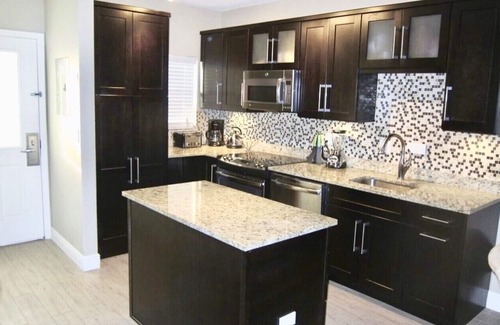 Seven Mile Beach Condo | Beautiful 2 Bedroom Condo On Seven Mile Beach- Pools, Tennis, Pickleball PROMO