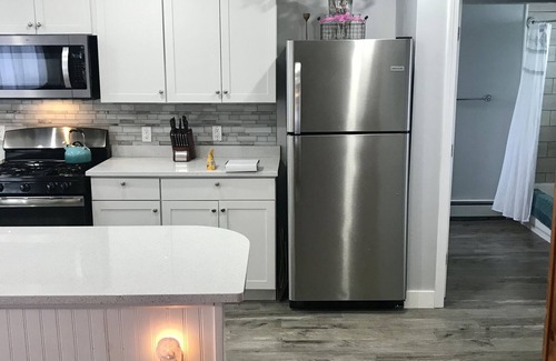 Wareham Apartment | Beautiful 2 bedroom rental, Close walk to the beach!