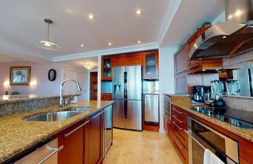 Oyster Pond Condo | Beautiful 2 Bedroom Condo overlooking the ocean & marina in Oyster Pond!