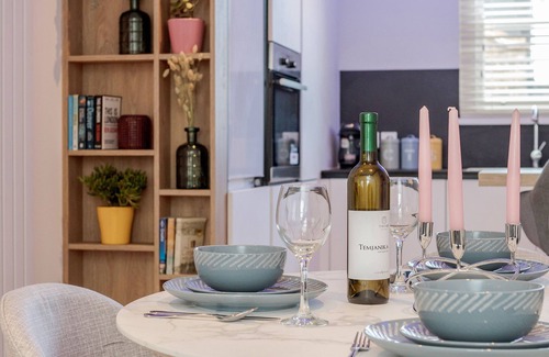 Fulham Broadway Apartment | Beautiful 2 bedrooms split level Fulham Apartment