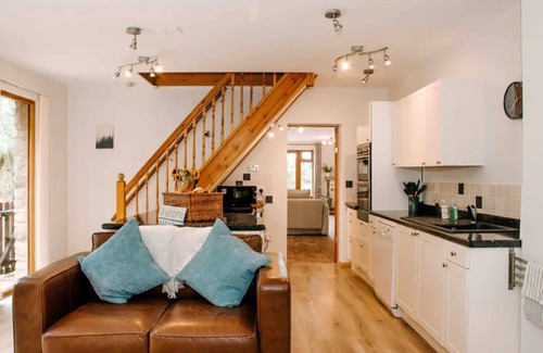 Hopton Wafers Cottage | Beautiful 2-bed cottage, amazing views/sleeps 6
