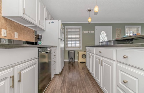 Surfside Beach House | Beautiful! 2 king bed-2 bath-End of August Special!