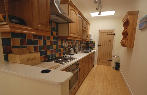 Taynuilt Cottage | Beautiful 2 Person Cottage in Lovely Secluded Gardens