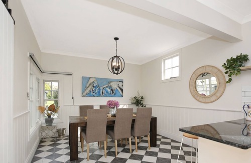 Camperdown House | Beautiful 2-storey, 5 bedroom home with amazing facilities