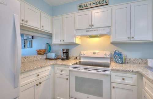 Caswell Beach Condo | Beautiful 2BR/2BA Oceanfront Condo-Beach Steps Away, Pool, Sleeps 5