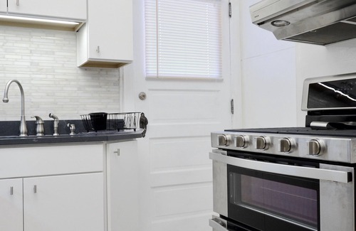 Pittsburgh Apartment | Beautiful 2BR Apt./Pittsburgh/East/Regent Square/Frick Park