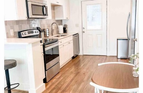 Homewood Condo | Beautiful 2BR Condo in Homewood next to SOHO
