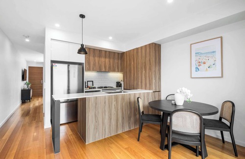 Torquay House | Beautiful 2BR on Bright, Torquay