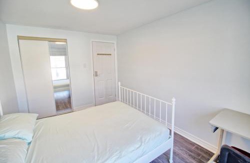 Thornhill House | Beautiful 2nd floor Bedroom