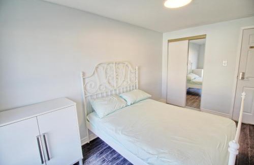 Thornhill House | Beautiful 2nd floor Bedroom