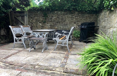 Midhurst House | Beautiful 3 bed designer cottage fabulous location