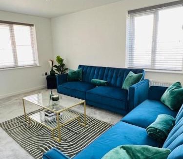 Grimsby House | Beautiful 3 Bed Detached House in Grimsby