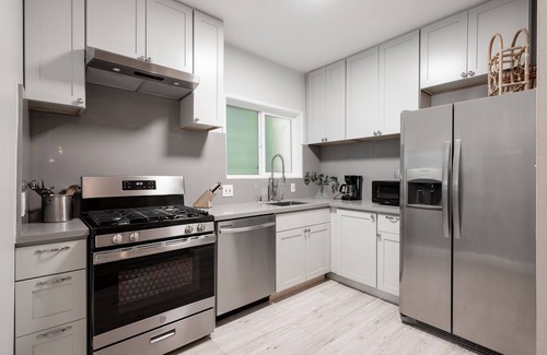 Outer Sunset Condo | Beautiful 3 bedroom beach condo a block away from GG park