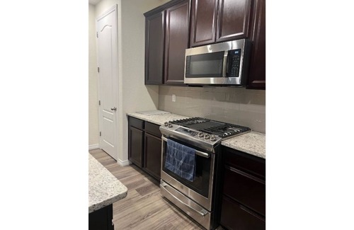 Parker House | Beautiful 3 Bedroom 2 and a half bath home in Parker. Sleeps 8