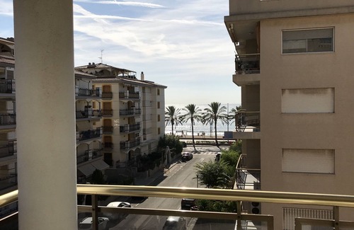 Calafell Apartment | Beautiful 3 bedroom apartment with pool and sea views 50m from the beach