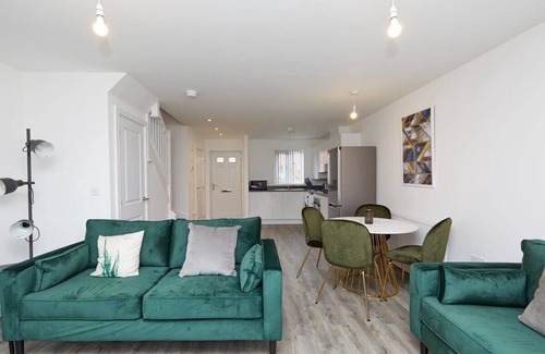 Derby House | Beautiful 3 Bedroom City Centre House with Garden