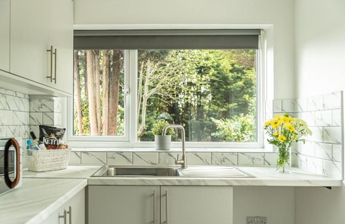 West Bromwich House | Beautiful 3 bedroom House near West Bromwich -contractors, Family, NHS