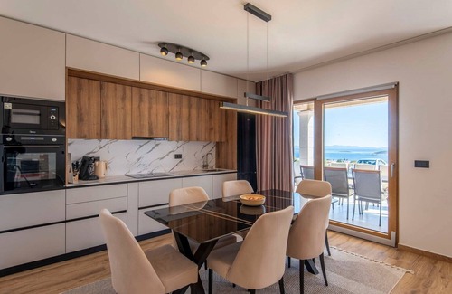 Orebic House | Beautiful 3-Bedroom Holiday Home with amazing sea view!
