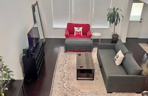 Austin House | Beautiful 3-Bedroom Home Close To Downton, Cota, Local Music Venues & Freeways.
