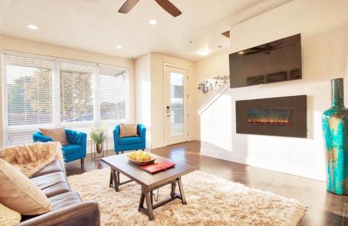 Old Town North House | Beautiful 3 Bedroom Townhouse in Old Town North, Brewery District