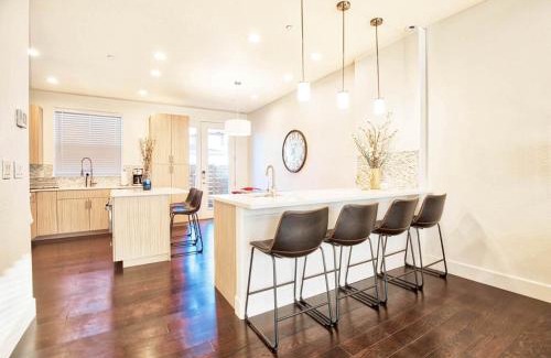 Old Town North House | Beautiful 3 Bedroom Townhouse in Old Town North, Brewery District