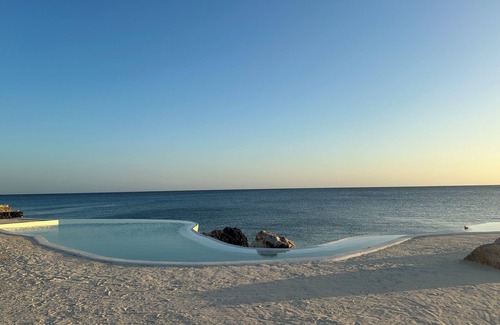 Dominicus House | Beautiful 3 BR Villa in Tracadero Beach Resort
