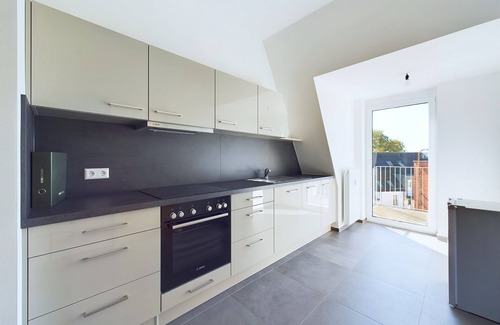 Petershausen-West Apartment | Beautiful 3 room top floor apartment, balcony, on the Rhine, near the old town of Constance