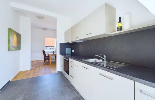 Petershausen-West Apartment | Beautiful 3 room top floor apartment, balcony, on the Rhine, near the old town of Constance
