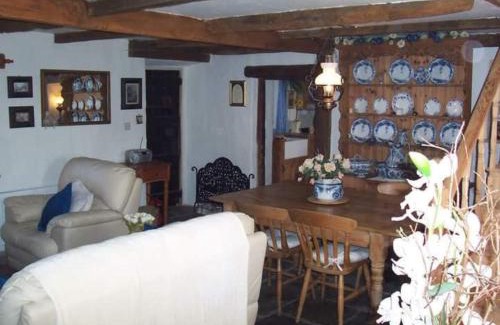 Rathkeale House | Beautiful 300 year old traditional country cottage