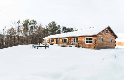 Lyman House | Beautiful 3bd + Loft Log Cabin in Lakeside All Inclusive Resort