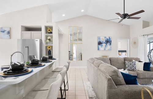 Briargrove House | Beautiful 3BR Home Heated Pool Game Room by Disney